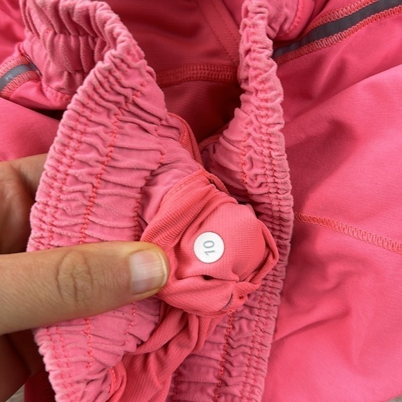 Lululemon Hotty Hot Short Flash Light - Picture 5 of 6